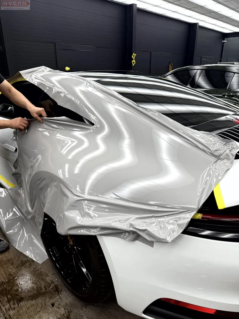 Porsche 911のカーラッピング事例 施工写真 2