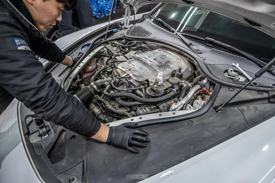 Porsche Panamera 4 body repair - Porsche Panamera 4 Body Repair & Painting Review photo 3