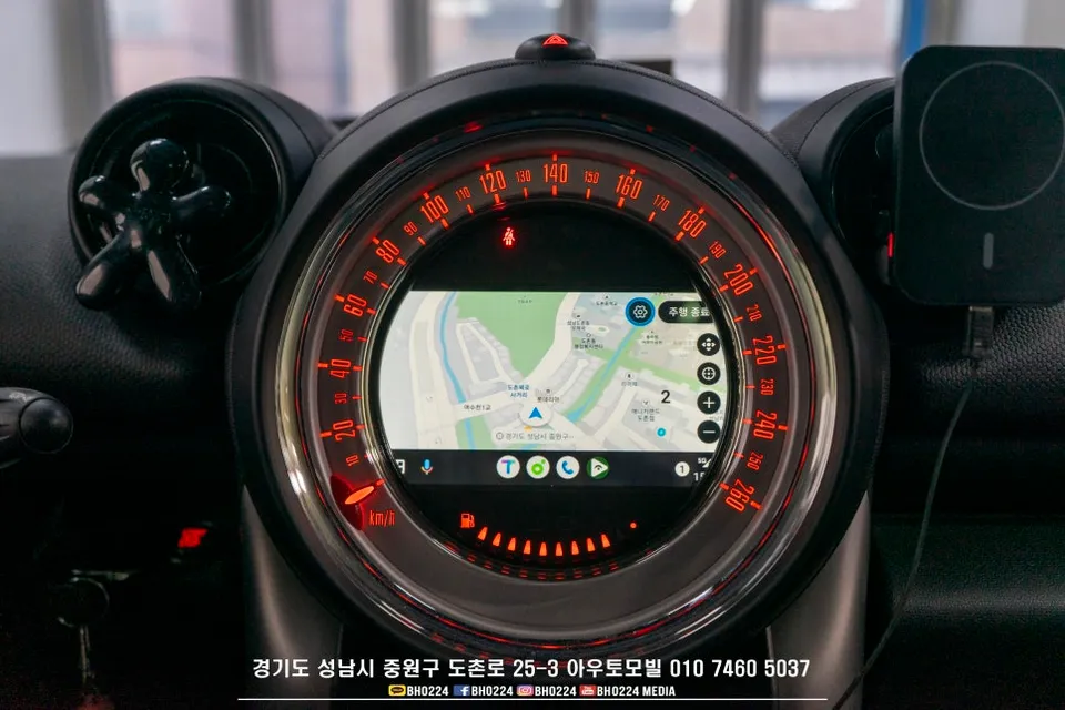 MINI Countryman R60のAndroid Auto・CarPlay取付事例 施工写真 2-2