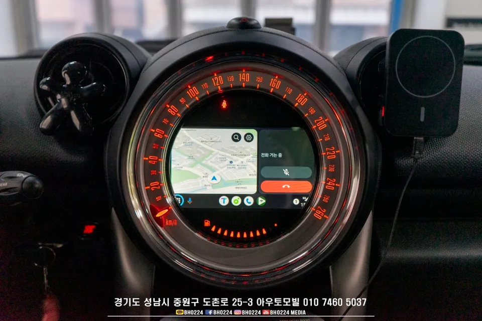MINI Countryman R60のAndroid Auto・CarPlay取付事例 施工写真 3-2