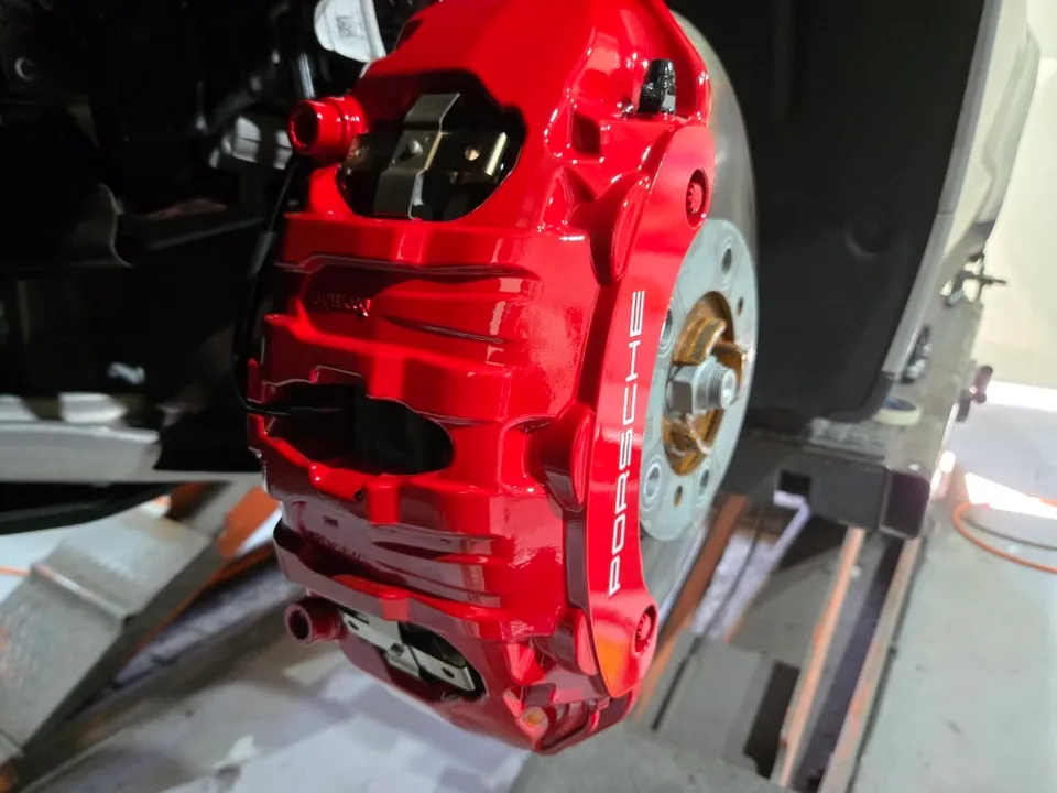 Porsche Taycanのホイールリペア・塗装事例 施工写真 1-3