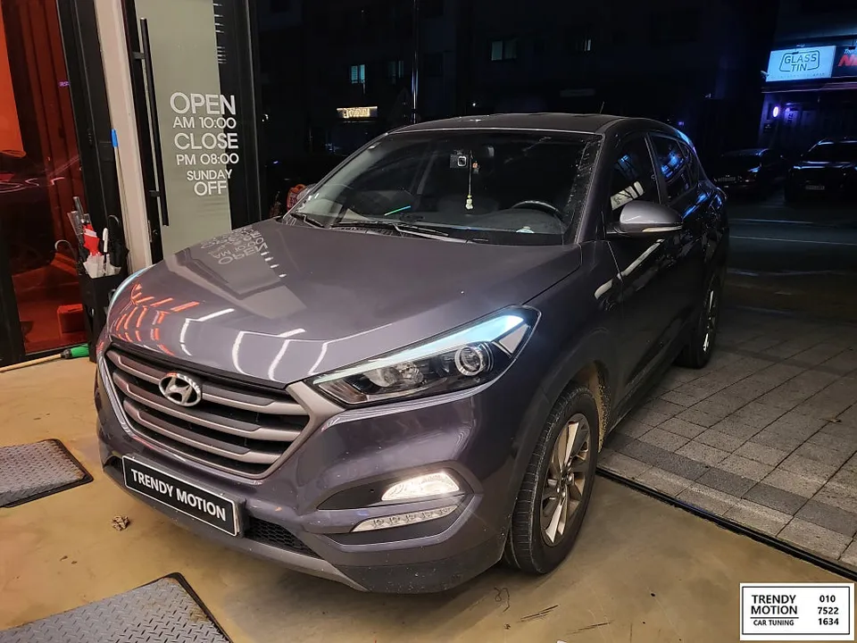 Hyundai Tucson TL ambient lighting installation result