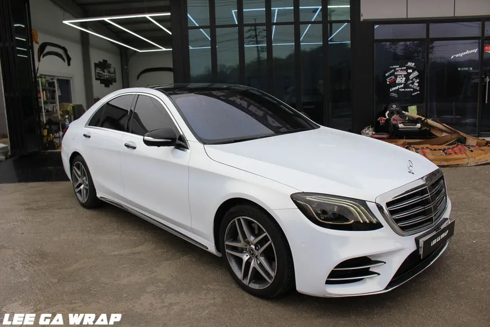 Mercedes-Benz S-Classのカーラッピング事例|費用目安・仕上がり 施工写真 1-3