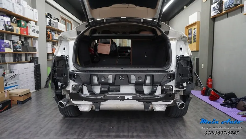 BMW X6のカーオーディオ施工事例 施工写真 3-1