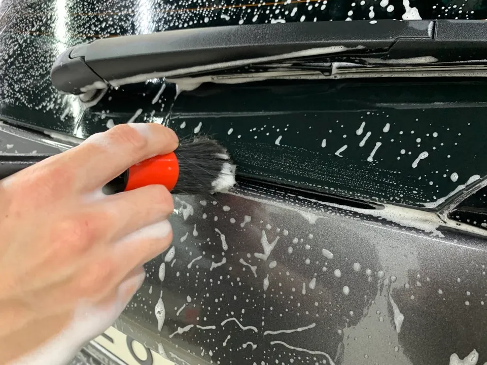 Jeep Cherokee Vinyl Wrap Review — Satin Black Transformation