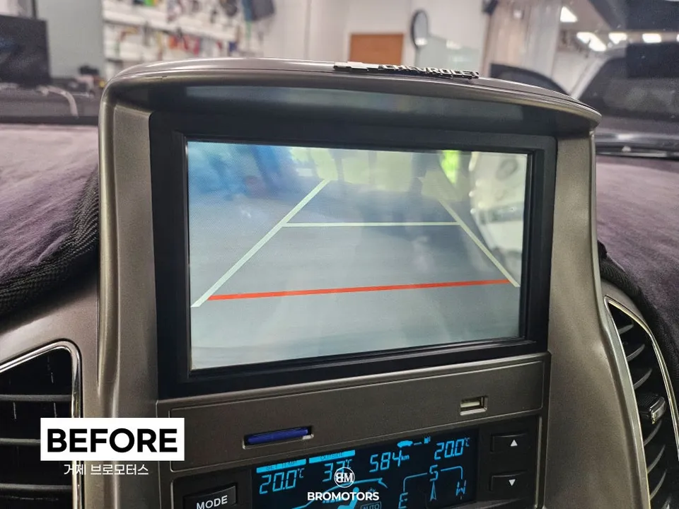 Chevrolet CaptivaのAndroid Auto・CarPlay取付事例 施工写真 2-2