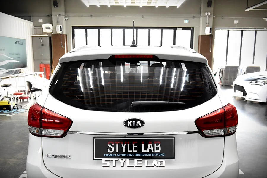 Kia Carensのカーフィルム施工事例｜費用目安・仕上がり 施工写真 1-2