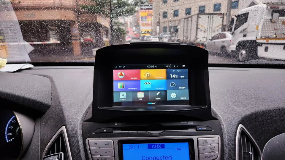 Hyundai Tucson dash cam installation result