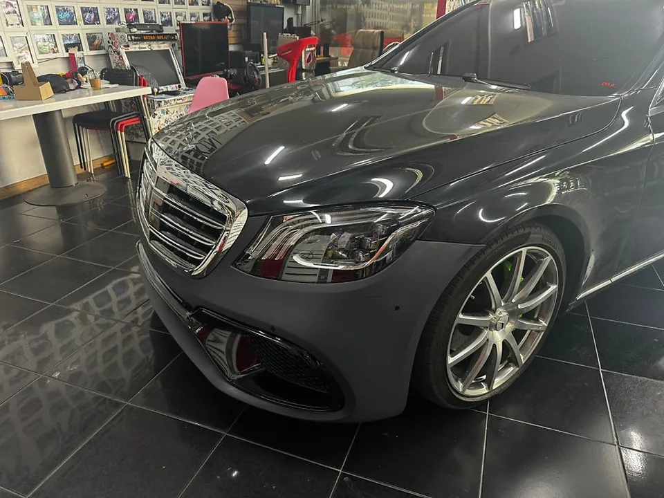 Mercedes-Benz S-Class W222のカーラッピング事例 施工写真 2-3