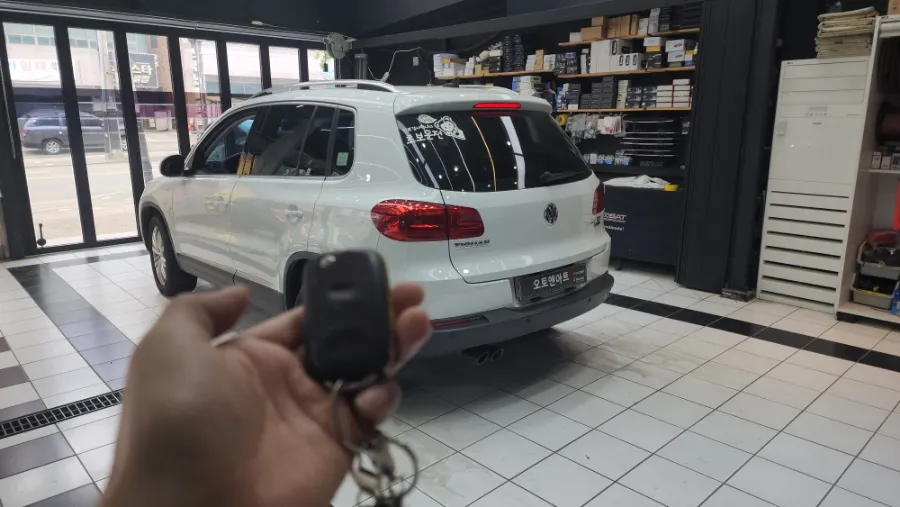 VWティグアンのドラレコ取付事例|韓国での施工内容 施工写真 2-1