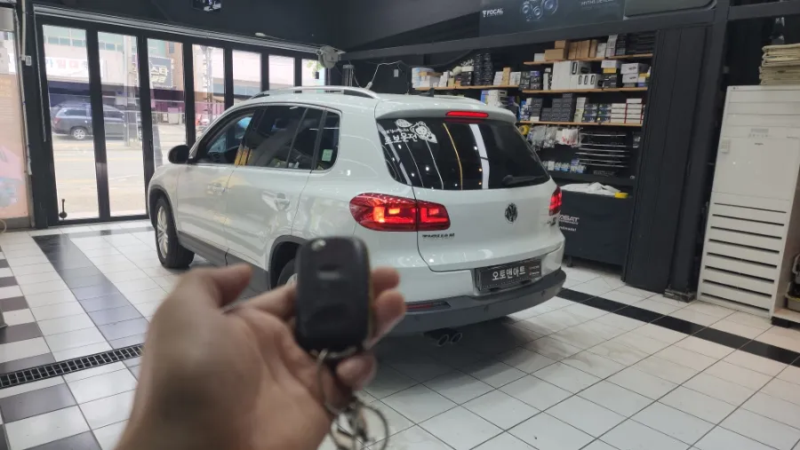 VWティグアンのドラレコ取付事例|韓国での施工内容 施工写真 3-1