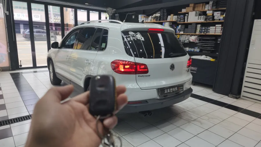 VWティグアンのドラレコ取付事例|韓国での施工内容 施工写真 1-2