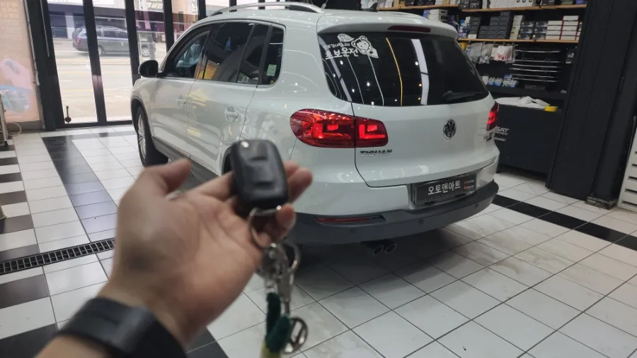 VWティグアンのドラレコ取付事例|韓国での施工内容 施工写真 2-3
