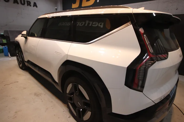 Kia EV9のガラスコーティング事例 写真