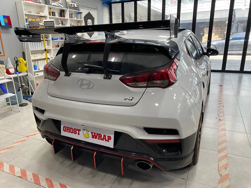 Hyundai Veloster Nのカーラッピング事例｜費用目安・仕上がり 施工写真 1-3