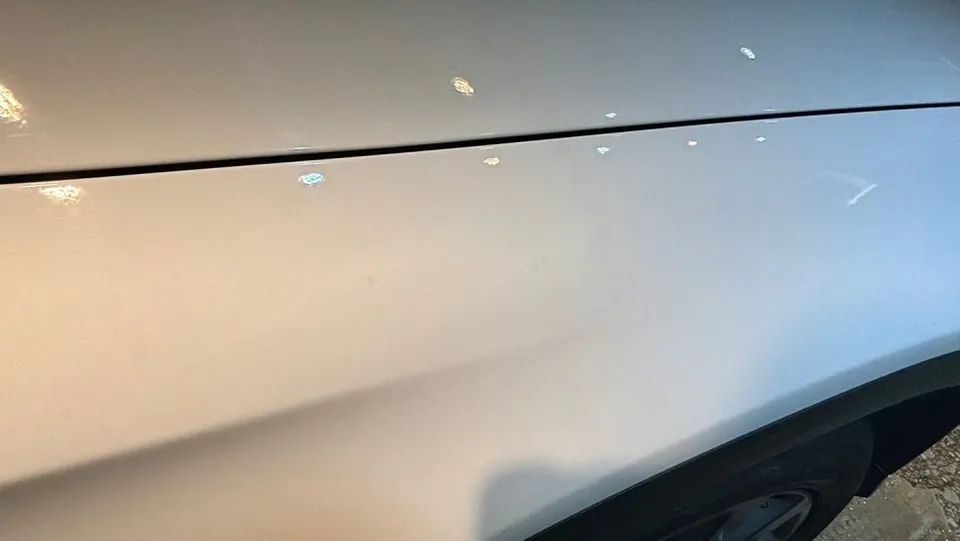 Mercedes-Benz GLCのガラスコーティング事例|費用目安・仕上がり 施工写真 1-3