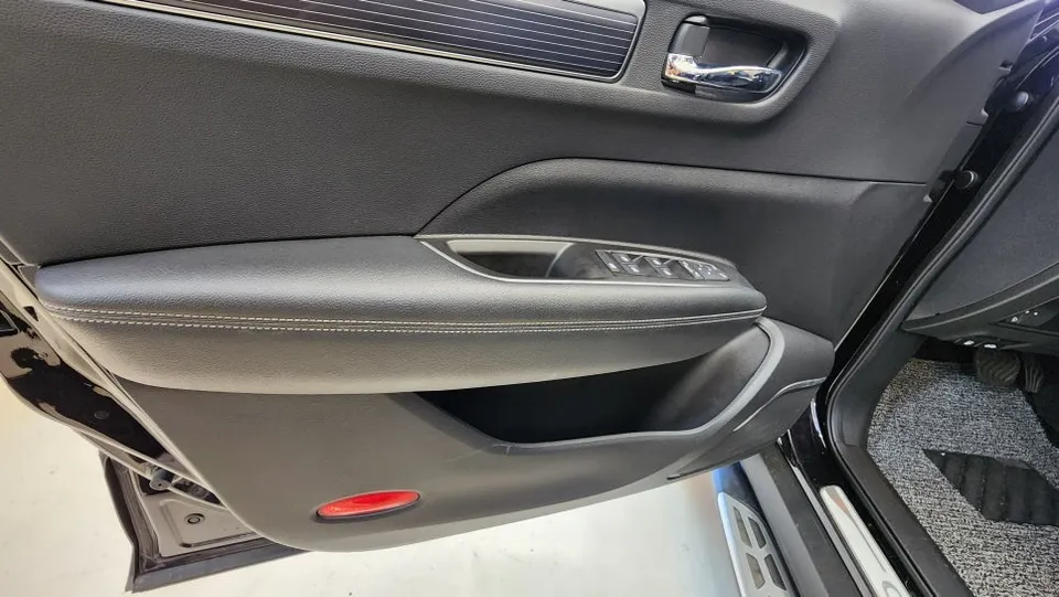Renault QM6 interior customization - Renault QM6 Interior Customization Review — Hermes Orange Upgrade photo 2