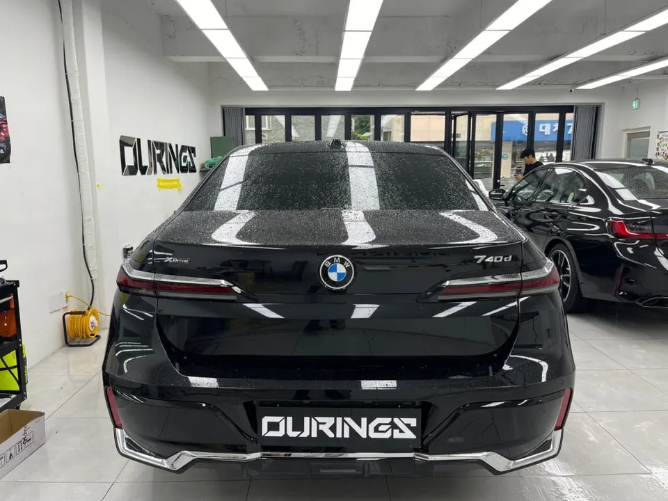 BMW 7 Seriesのカーラッピング事例 施工写真 6