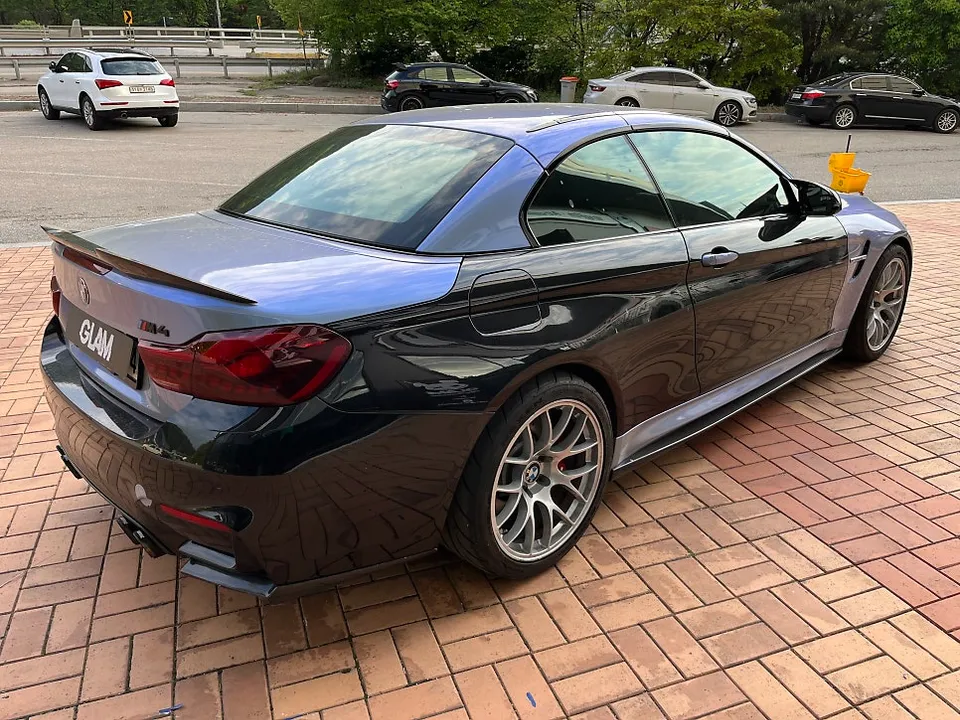 BMW M4のカーラッピング事例｜費用目安・仕上がり 施工写真 3-1