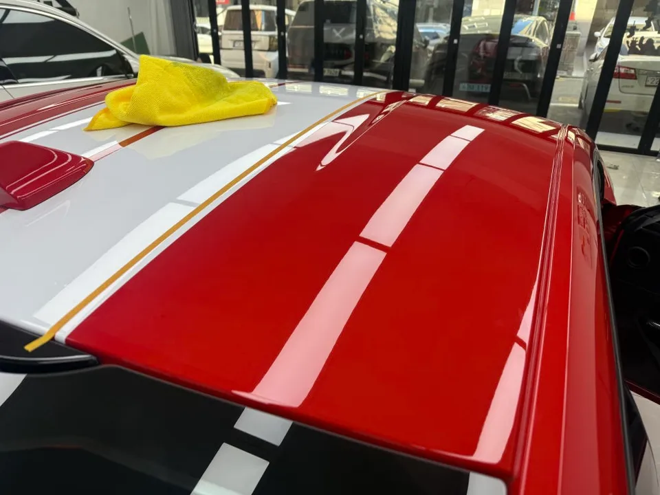 Ford Mustangのカーラッピング事例 施工写真 1-3