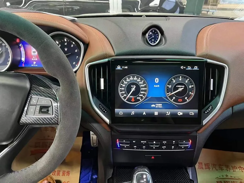 Maserati GhibliのAndroid Auto・CarPlay取付事例 施工写真 2-1