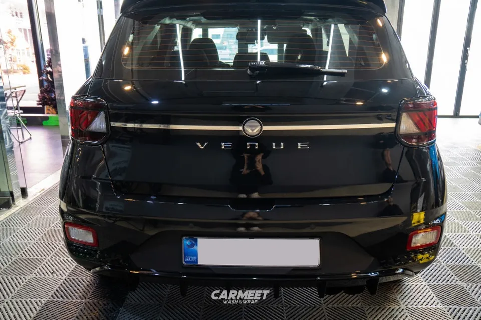 Hyundai Venueのツートンカラーラッピング事例｜費用目安・仕上がり 施工写真 2-1