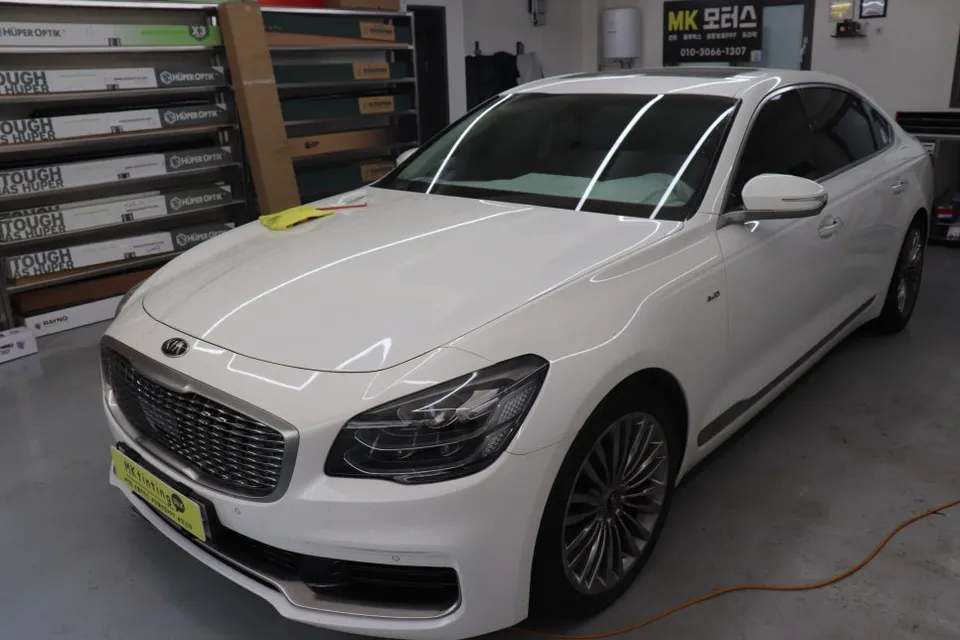 Kia K900のカーフィルム施工事例｜熱遮断効果と仕上がり 施工写真 3-1