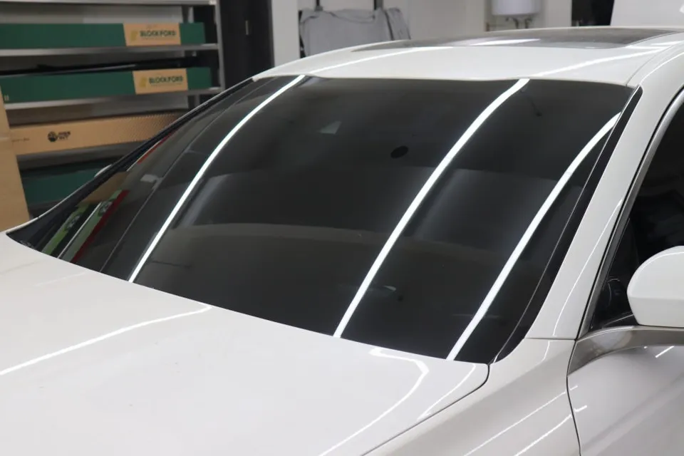 Kia K900のカーフィルム施工事例｜熱遮断効果と仕上がり 施工写真 3-2