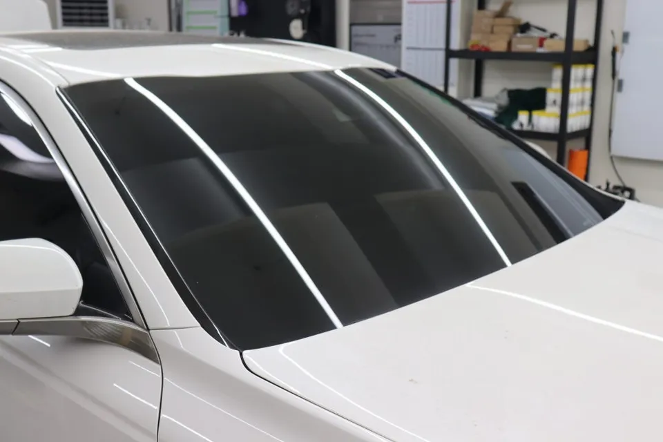 Kia K900のカーフィルム施工事例｜熱遮断効果と仕上がり 施工写真 1-3