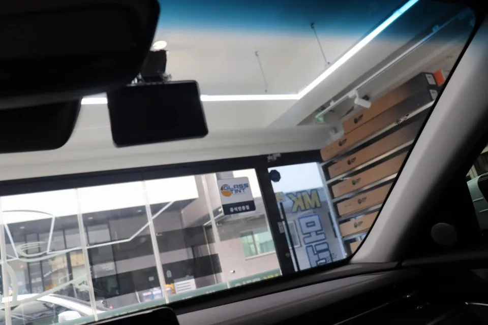 Kia K900のカーフィルム施工事例｜熱遮断効果と仕上がり 施工写真 3-3
