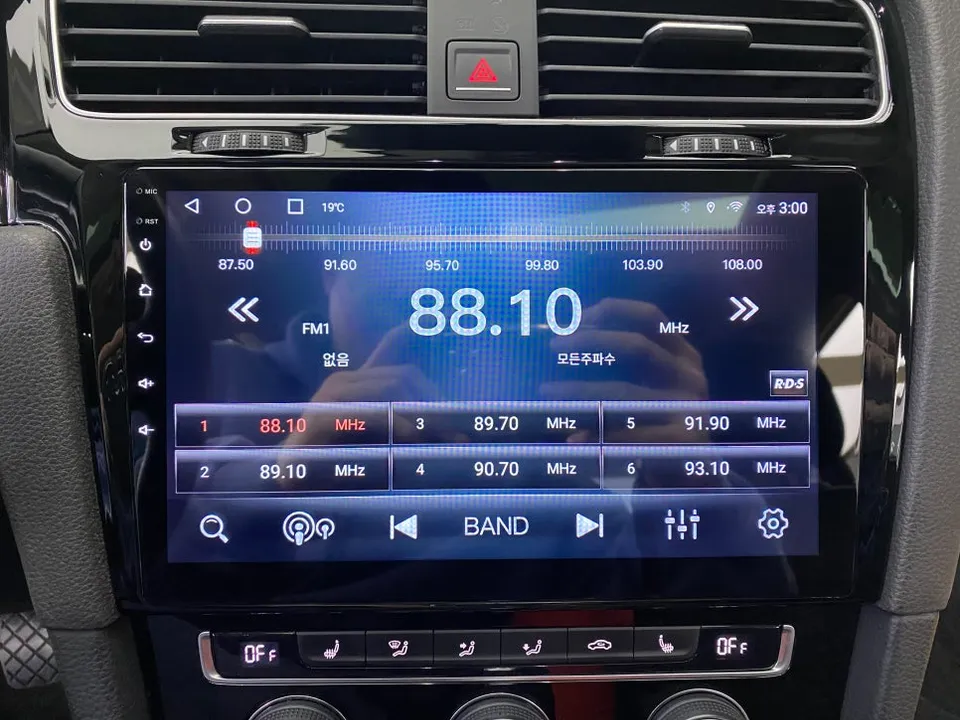 Volkswagen Golf 7th GenのAndroid Auto・CarPlay取付事例 施工写真 6