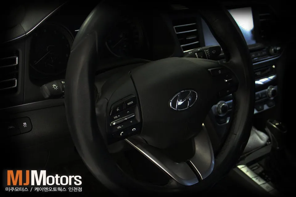 Hyundai Elantra AD oem options - Hyundai Elantra AD OEM Options Review — Factory Upgrade Cost photo 3