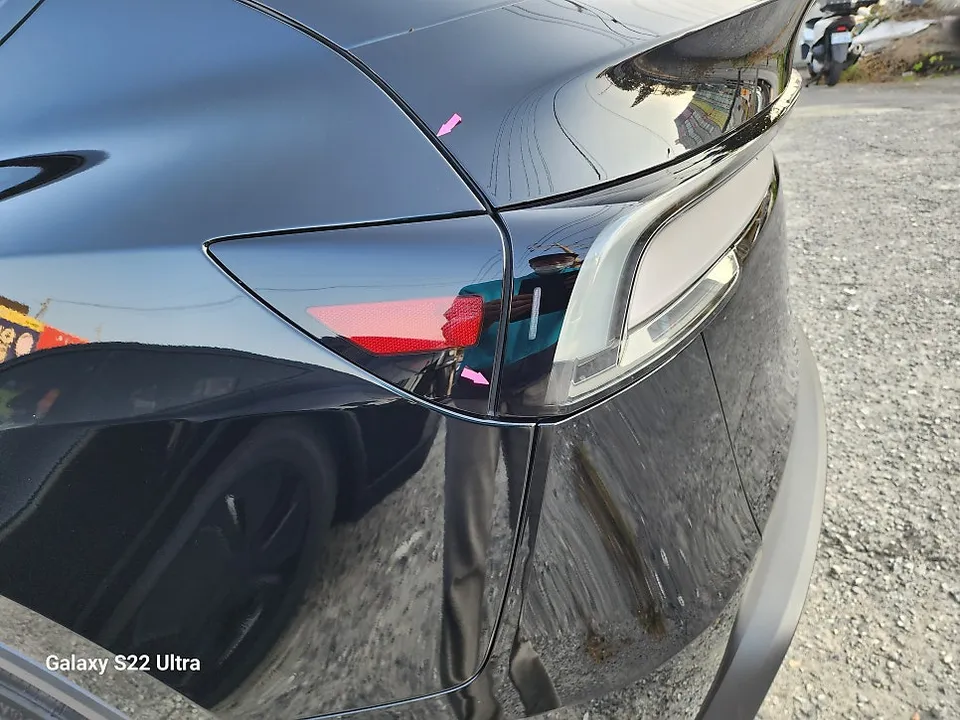 Tesla Model YのPPF施工事例 施工写真 4-1