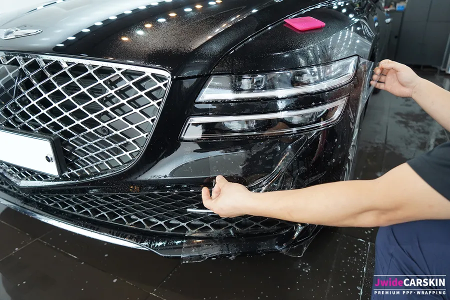 Genesis G80 PPF施工事例|フロント部分の傷防止 施工写真 3-1