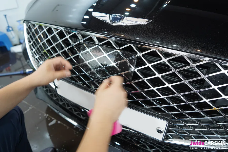 Genesis G80 PPF施工事例|フロント部分の傷防止 施工写真 2-2