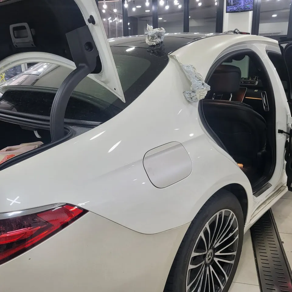 Mercedes-Benz S-Classのカーラッピング事例｜サテンブラック 施工写真 1-3