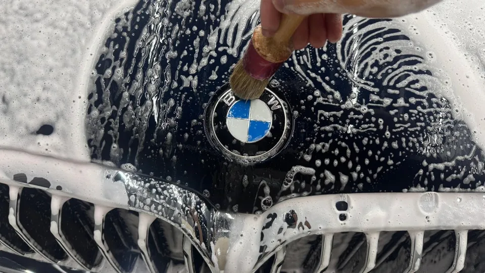 BMW 5 Seriesのガラスコーティング事例 施工写真 3-1