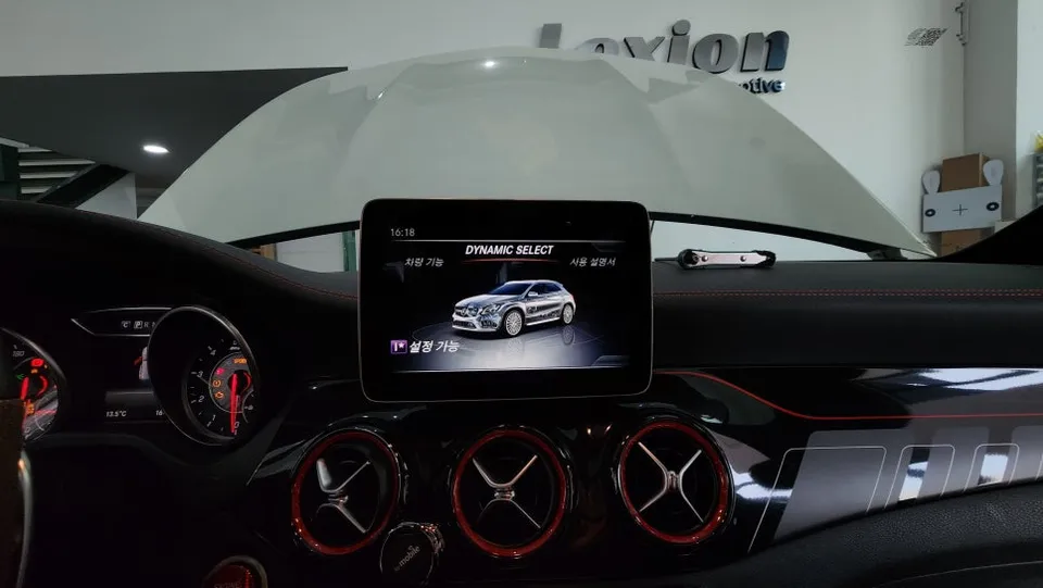 Mercedes-Benz GLA new car package - Mercedes-Benz GLA New Car Package Review: Enhanced Display photo 3