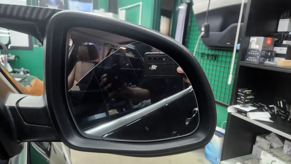 BMW X3 window tinting - BMW X3 Window Tinting Review — Enhanced Safety & Visibility photo 4