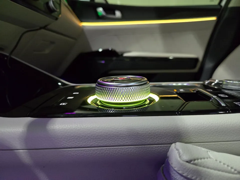 Kia K5 ambient lighting - Kia K5 Ambient Lighting Review: Enhanced Interior LED Mood photo 4