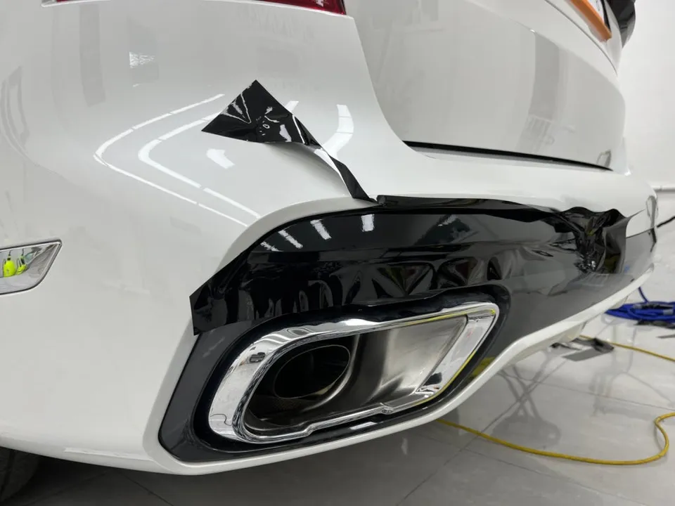 BMW X7のカーラッピング事例|クロームパーツの印象変化 施工写真 1-2