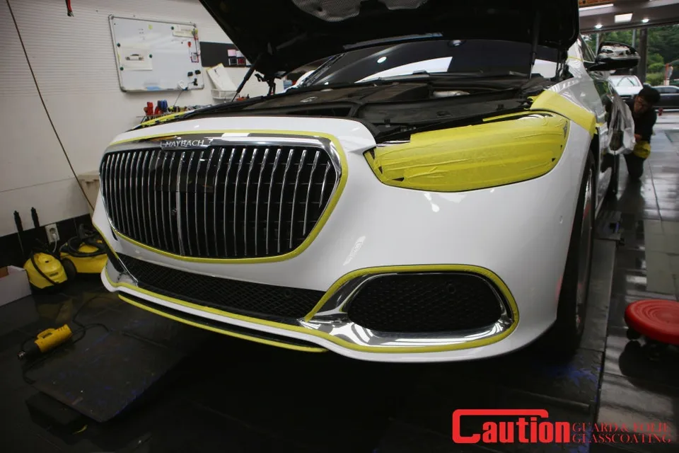 Mercedes-Benz Maybach S580のカーラッピング事例｜高光沢フィルムで高級感アップ 施工写真 3-3