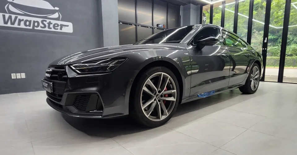 Audi A7 サテンブラックラッピング事例|費用目安・仕上がり 施工写真 2-1