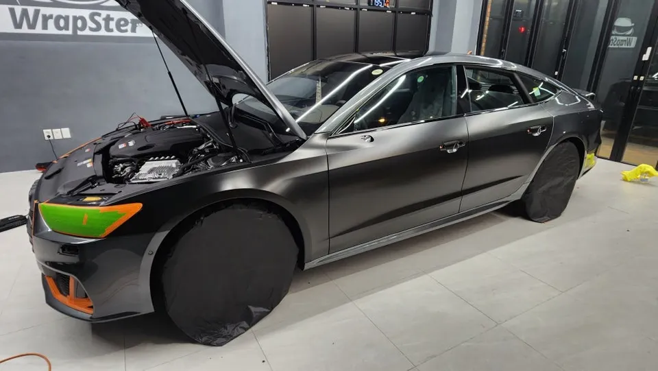 Audi A7 サテンブラックラッピング事例|費用目安・仕上がり 施工写真 1-3