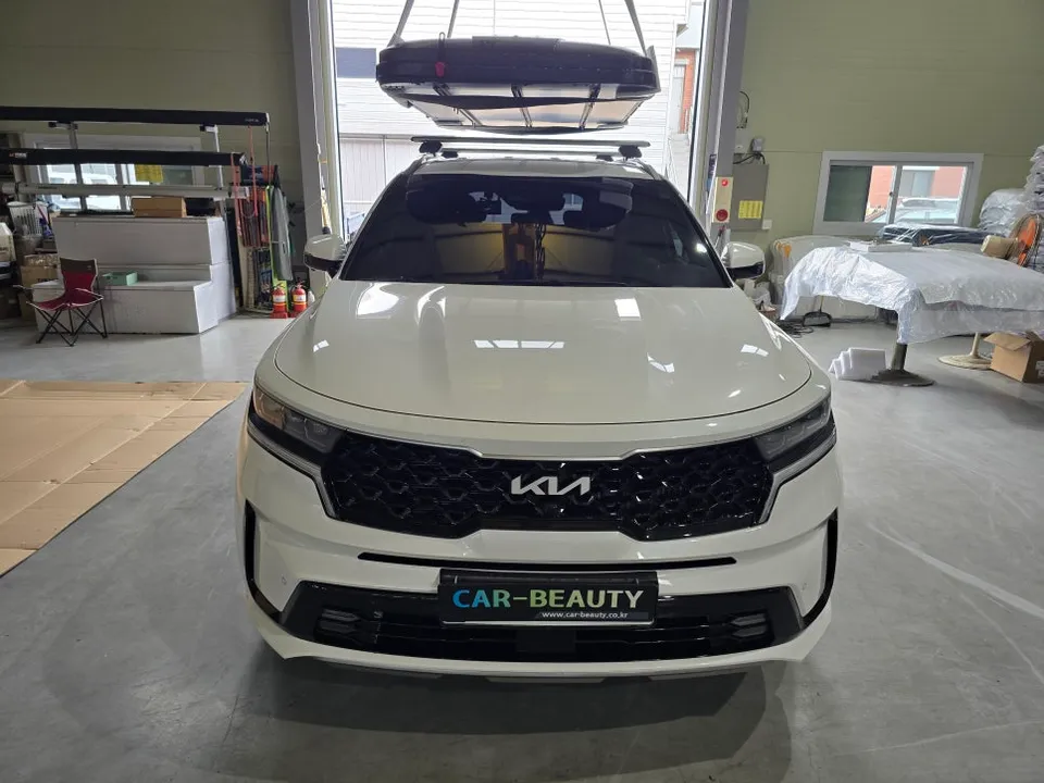 Kia Sorento MQ4のカーラッピング事例|費用目安・仕上がり 写真