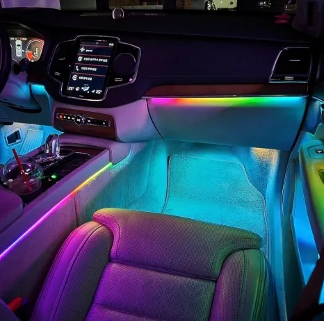 Volvo XC90 ambient lighting - Volvo XC90 Ambient Lighting Review - Full Customization photo 4
