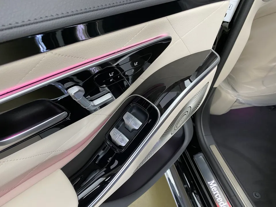 Mercedes-Benz S-Class W223 ambient lighting - Mercedes-Benz S-Class W223 Ambient Lighting Review — Cost photo 4