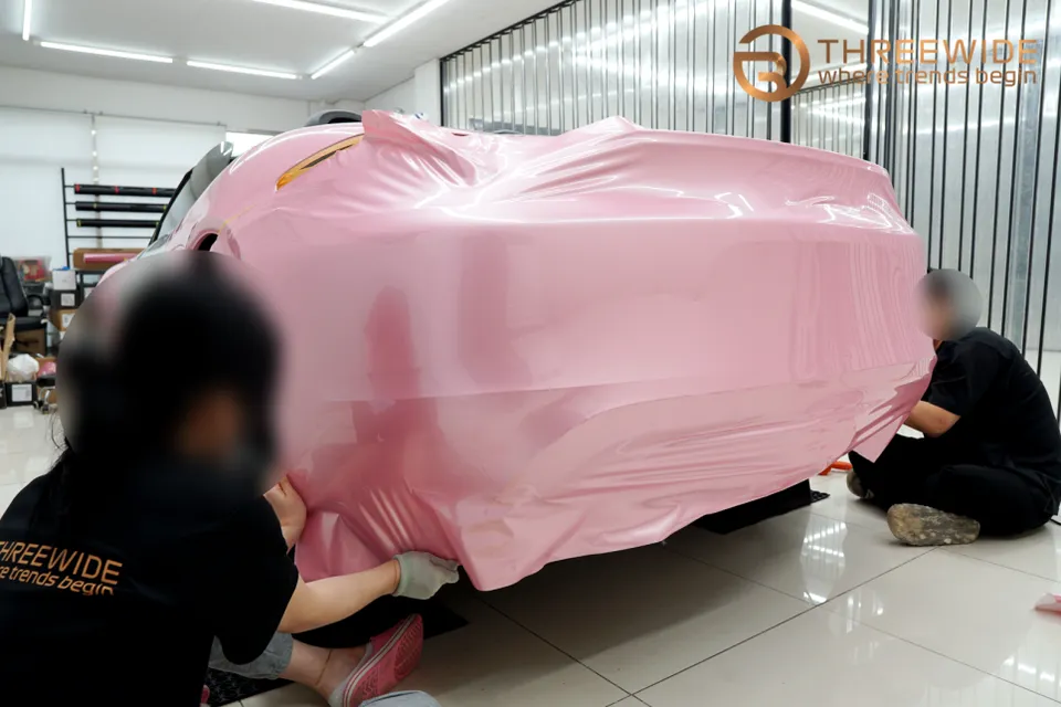ポルシェ 718 Boxsterのカーラッピング事例|ピンクパウダーで特別な一台に 施工写真 3-3