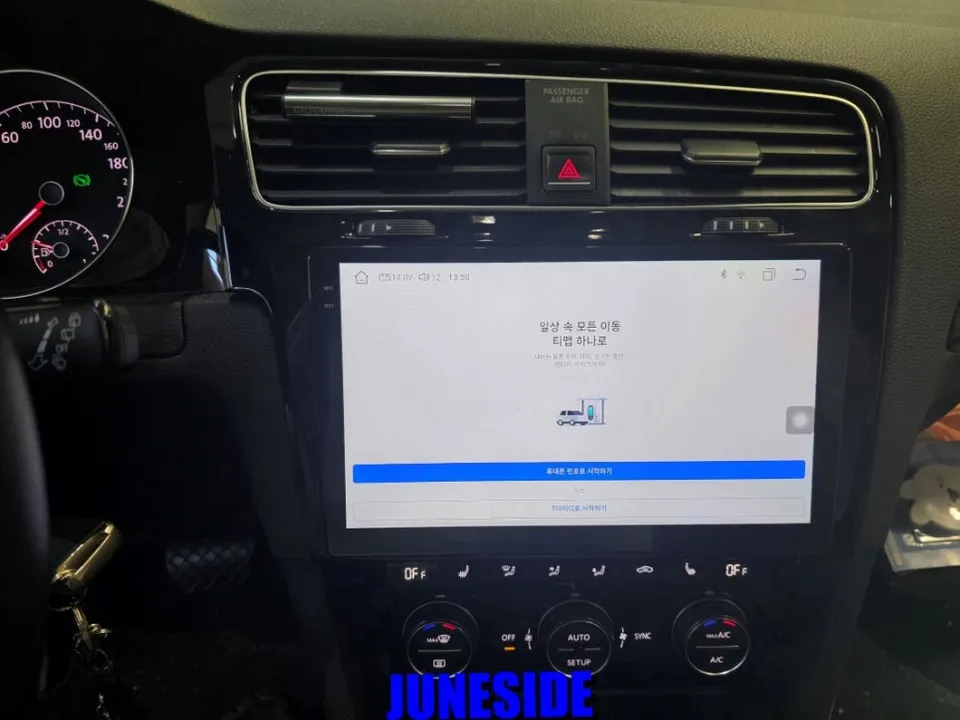 Volkswagen GolfのAndroid Auto・CarPlay取付事例 施工写真 4-1