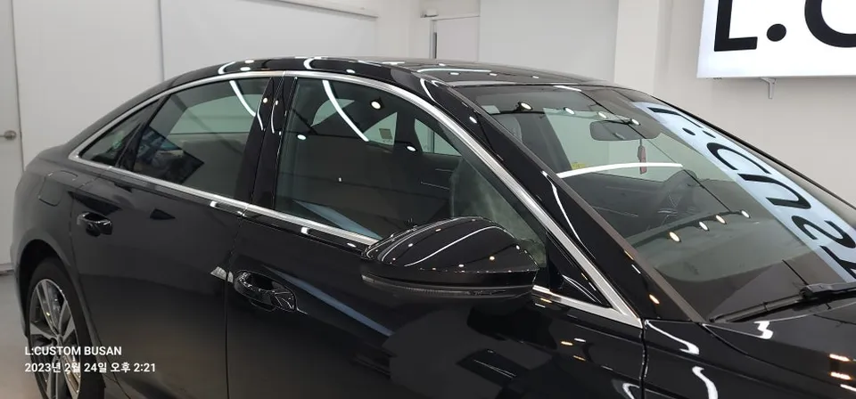 Audi A6のカーフィルム施工事例 施工写真 4